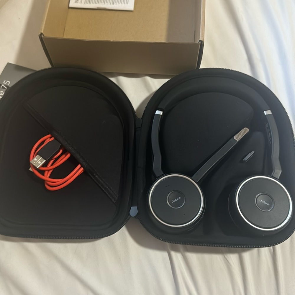Jabra Evolve 75 wireless headset
